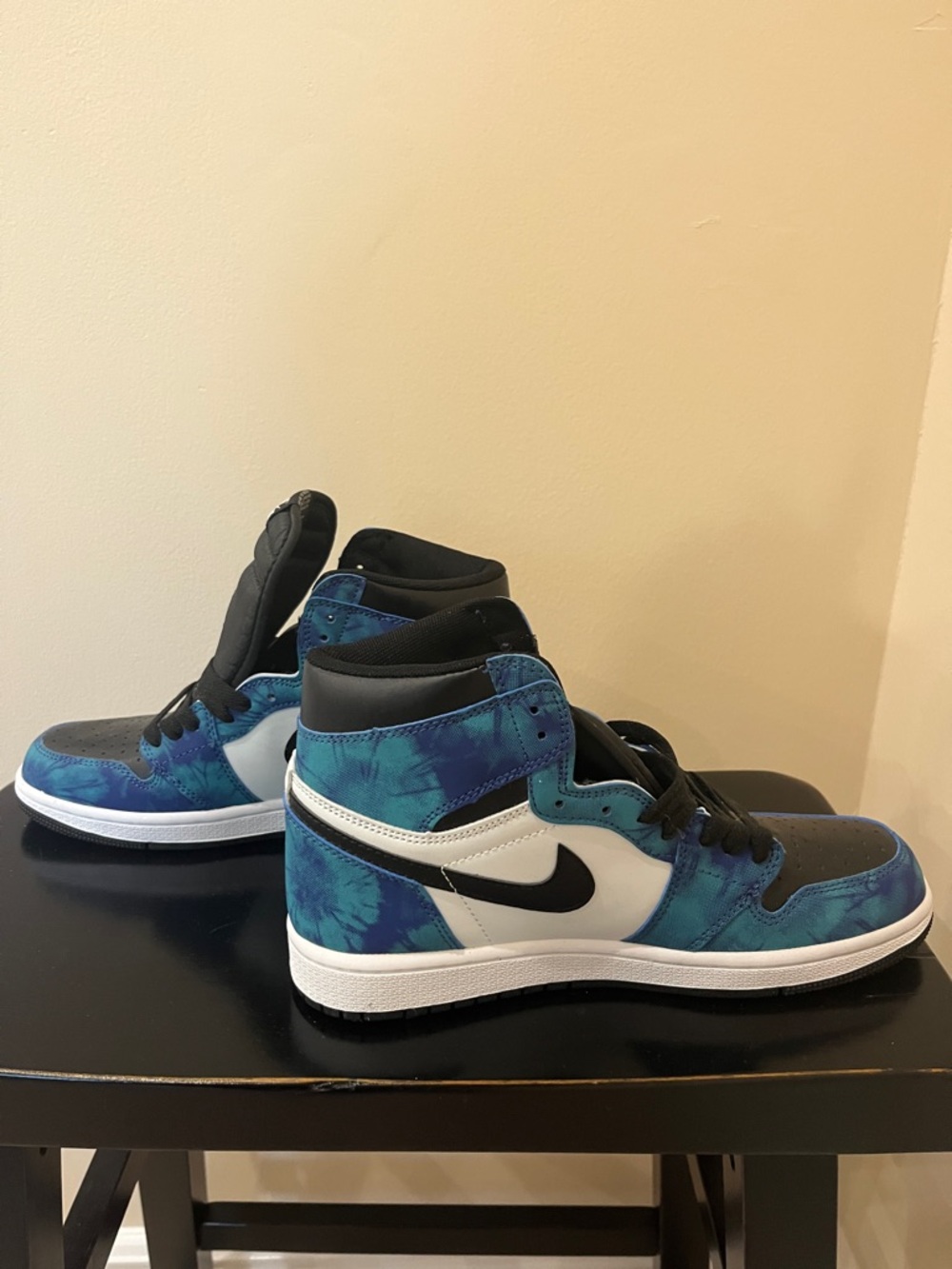 NWOT Retro High OG - Blue Tie-Dye, Black & White - Picture 6 of 9